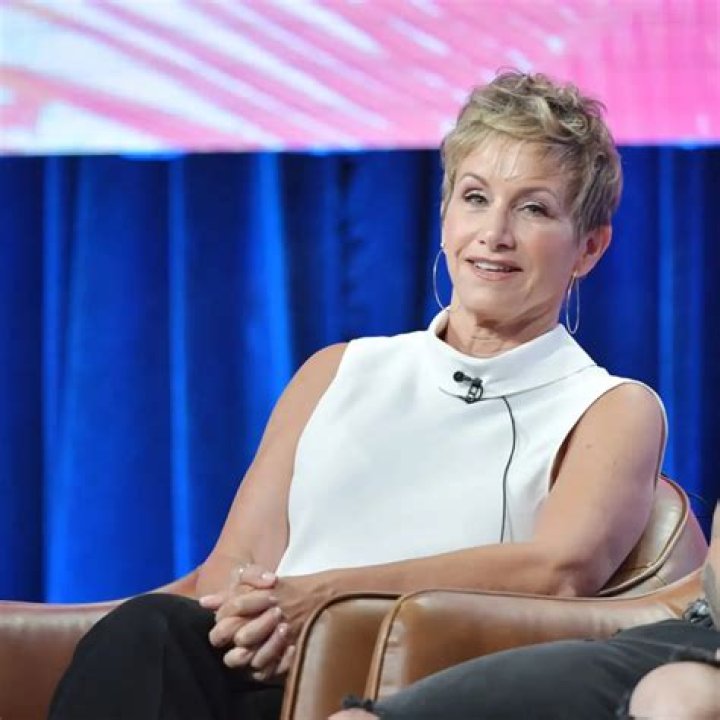Gabrielle Carteris Biography - Childhood, Life Achievements & Timeline