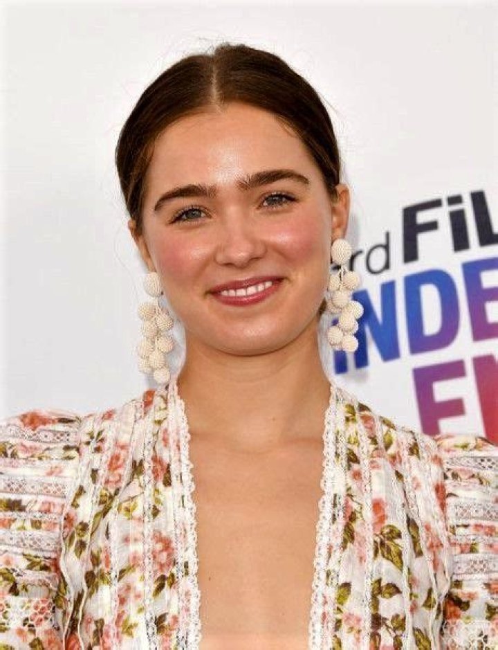 Haley Lu Richardson Net Worth